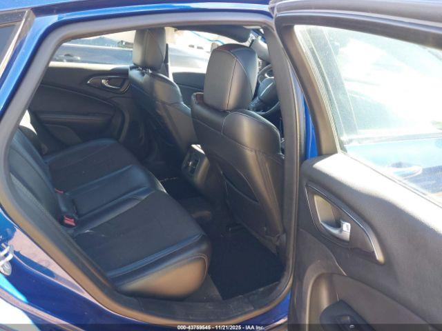 Chrysler 200 S Image 5