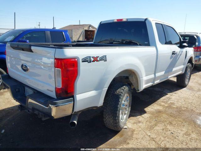 Ford F-250 Xlt Image 16