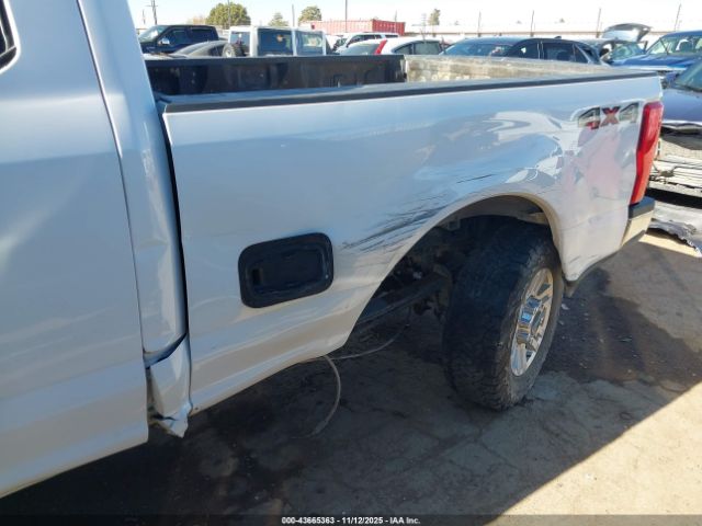 Ford F-250 Xlt Image 2