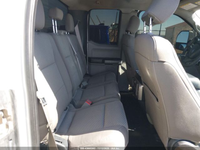 Ford F-250 Xlt Image 4