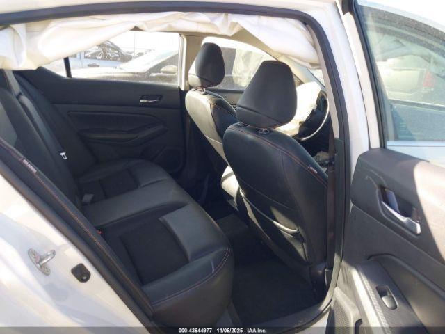 Nissan Altima Sr Fwd Image 12