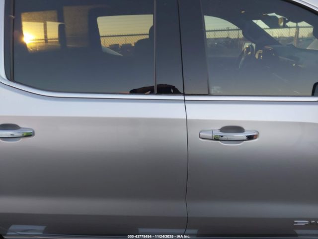 GMC Sierra 1500 2wd  Short Box Slt Image 4