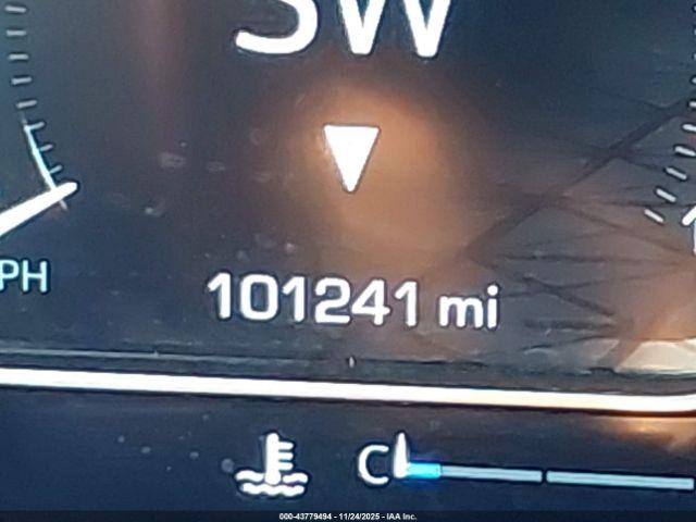 GMC Sierra 1500 2wd  Short Box Slt Image 9