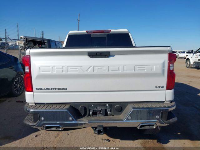 Chevrolet Silverado 1500 4wd  Short Bed Ltz Image 11