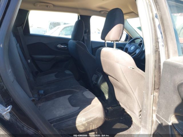 Jeep Cherokee Sport Image 15