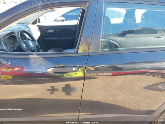 Jeep Cherokee Sport Image 16