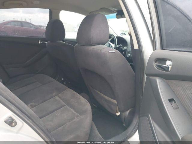 Nissan Altima 2.5 S Image 10