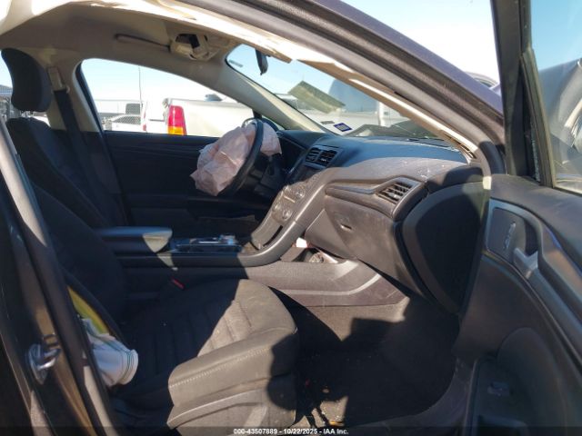 Ford Fusion S Image 4