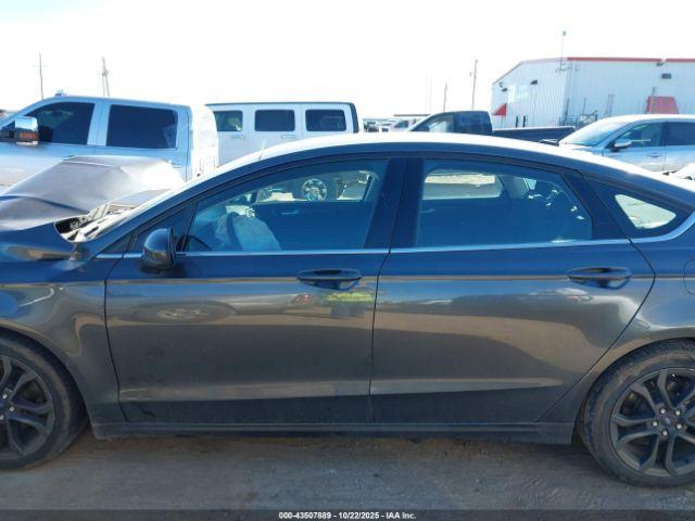 Ford Fusion S Image 13