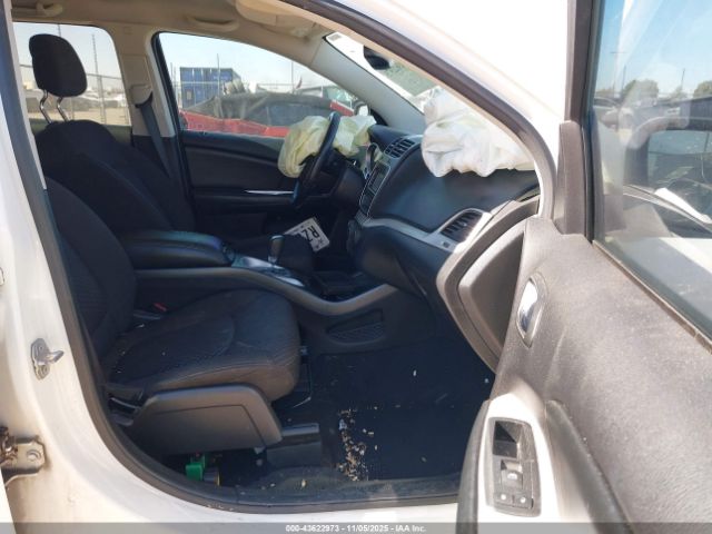 Dodge Journey Crossroad Image 14