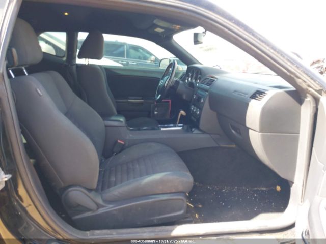 Dodge Challenger Sxt Image 10