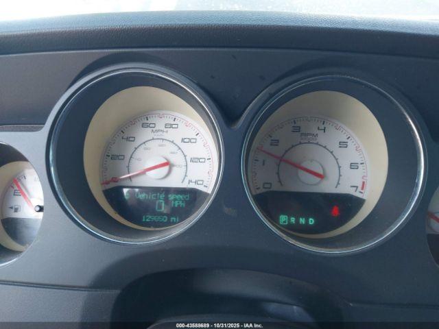 Dodge Challenger Sxt Image 9