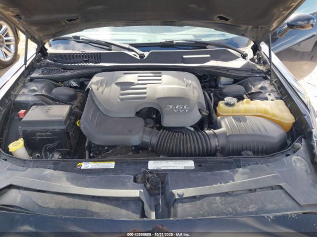 Dodge Challenger Sxt Image 13