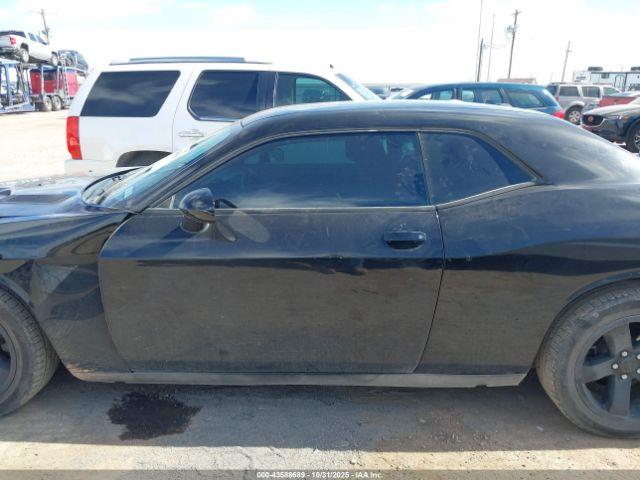 Dodge Challenger Sxt Image 4