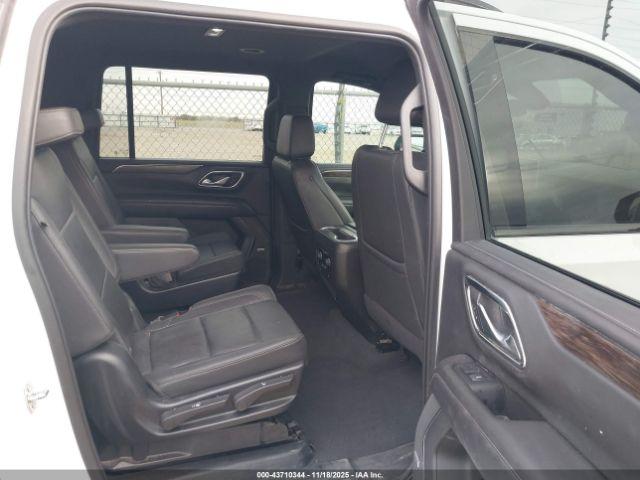 Chevrolet Suburban 4wd Z71 Image 7