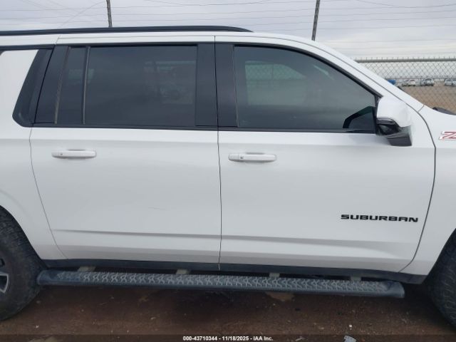 Chevrolet Suburban 4wd Z71 Image 10