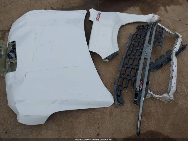 Chevrolet Suburban 4wd Z71 Image 2