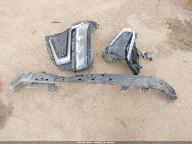 Chevrolet Suburban 4wd Z71 Image 17