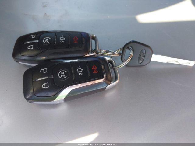 Ford F-150 Platinum Image 3