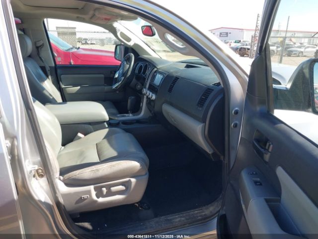 Toyota Sequoia Sr5 5.7l V8 Image 4