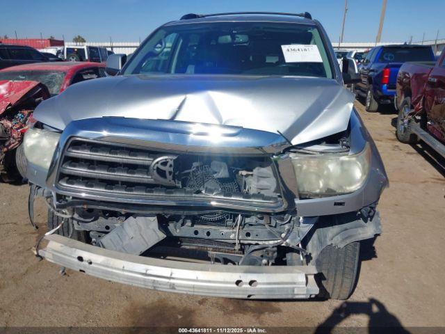 Toyota Sequoia Sr5 5.7l V8 Image 14