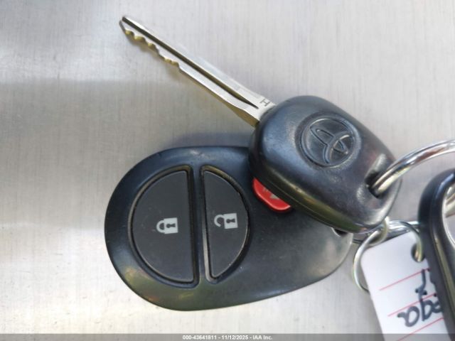 Toyota Sequoia Sr5 5.7l V8 Image 11