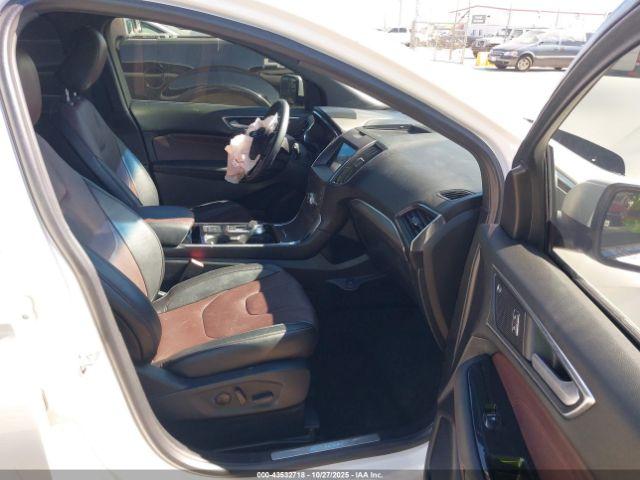 Ford Edge Titanium Image 12