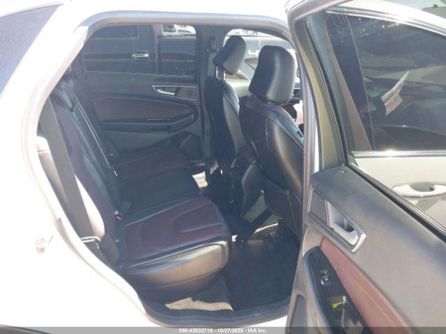 Ford Edge Titanium Image 10