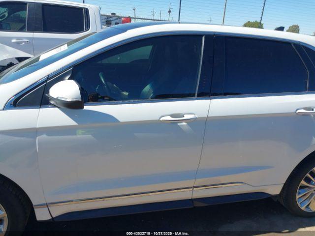 Ford Edge Titanium Image 15