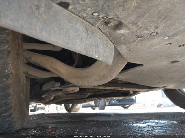 Ford Explorer Limited Image 3