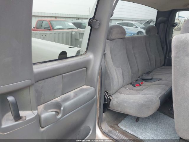 Chevrolet Silverado 1500 Ls Image 11