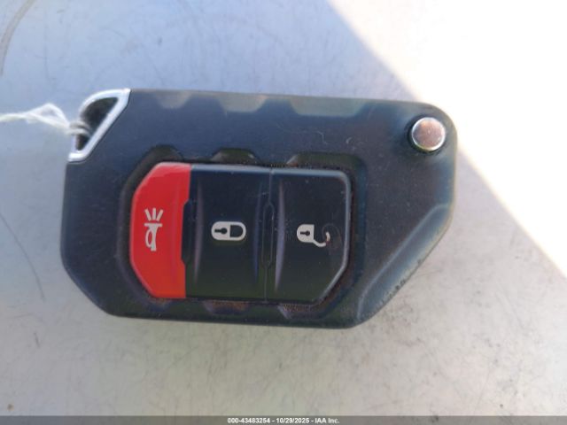 Jeep Wrangler Sahara 4x4 Image 8