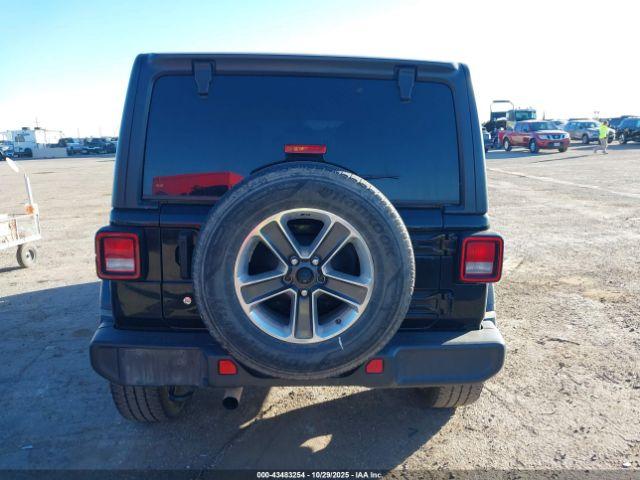 Jeep Wrangler Sahara 4x4 Image 11