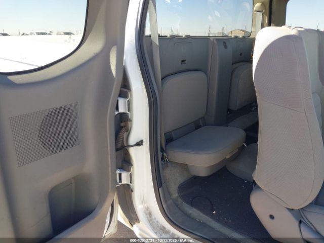 Nissan Frontier Image 9