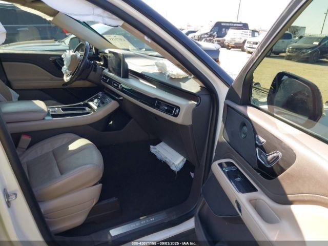 Lincoln Aviator Reserve Image 12