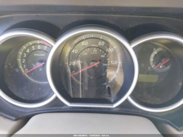 Nissan Versa 1.8s Image 16