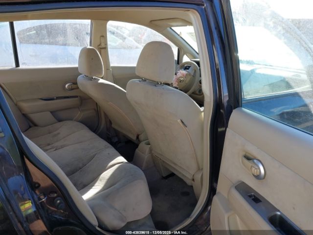 Nissan Versa 1.8s Image 5