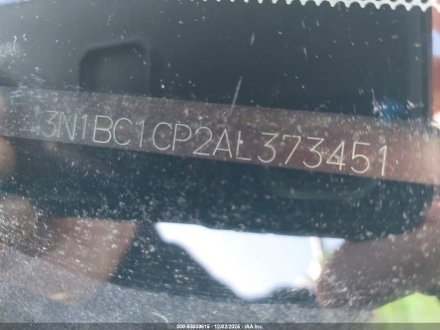 Nissan Versa 1.8s Image 9