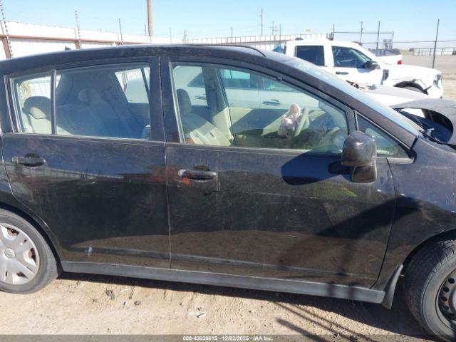 Nissan Versa 1.8s Image 13