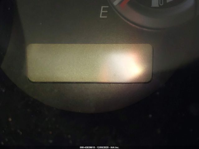 Nissan Versa 1.8s Image 7