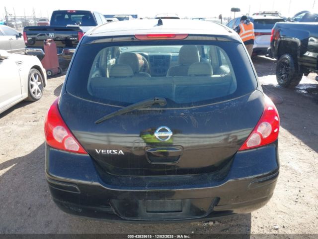 Nissan Versa 1.8s Image 12