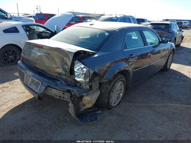 Chrysler 300 Touring Image 5