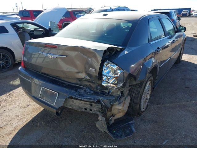 Chrysler 300 Touring Image 3