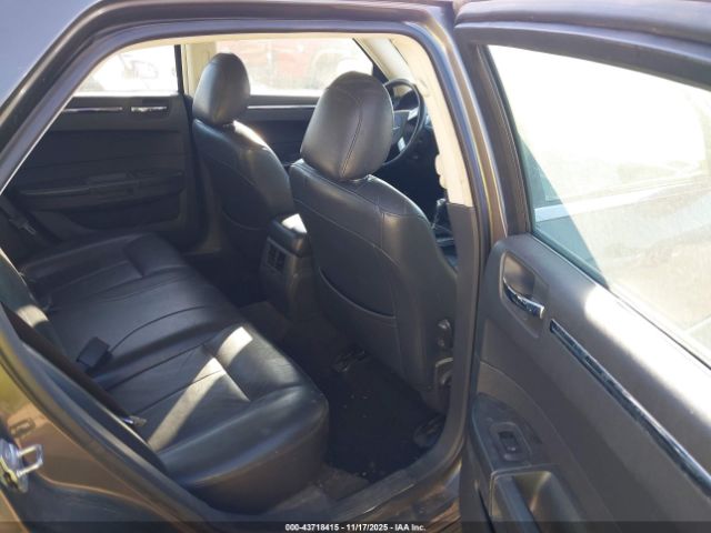 Chrysler 300 Touring Image 17