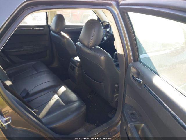 Chrysler 300 Touring Image 17