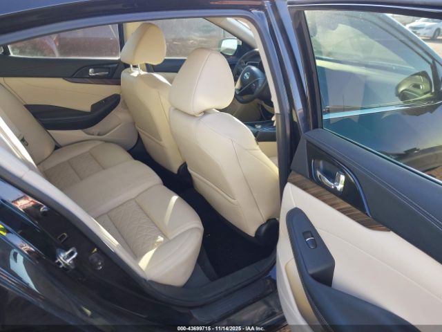 Nissan Maxima 3.5 Platinum Image 4