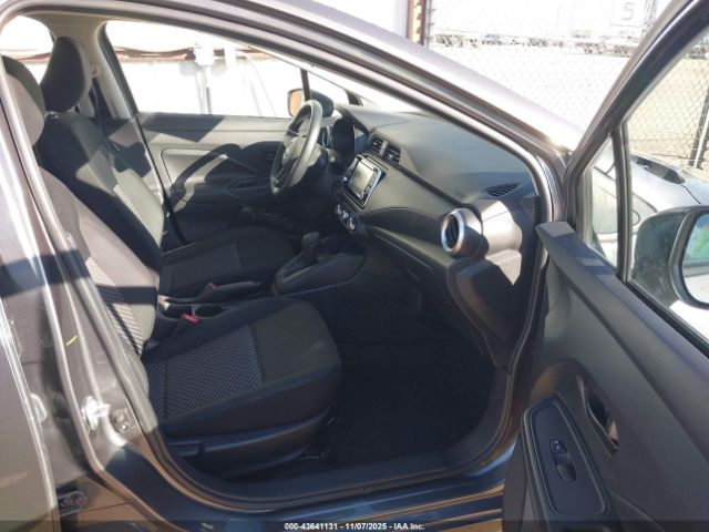 Nissan Versa 1.6 S Image 2