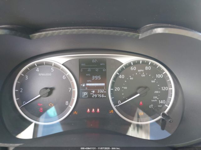 Nissan Versa 1.6 S Image 4