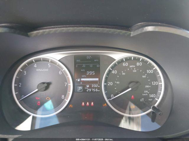 Nissan Versa 1.6 S Image 4