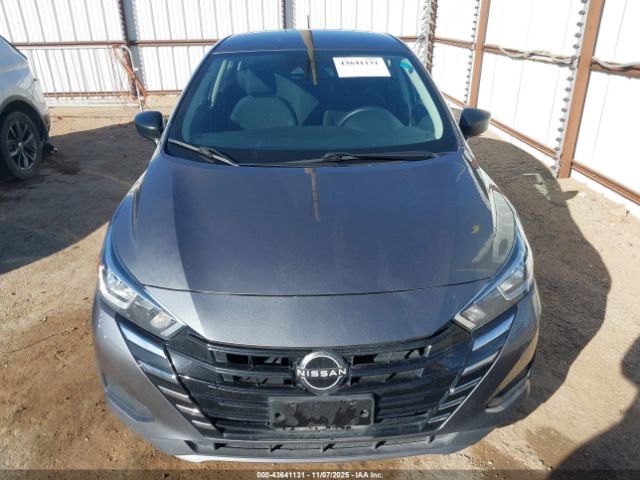 Nissan Versa 1.6 S Image 10